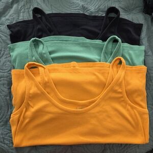 2X Old Navy Ribbed Tanks 3